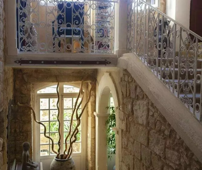 Aamiaismajoitus (B&B) Chateau De Murviel