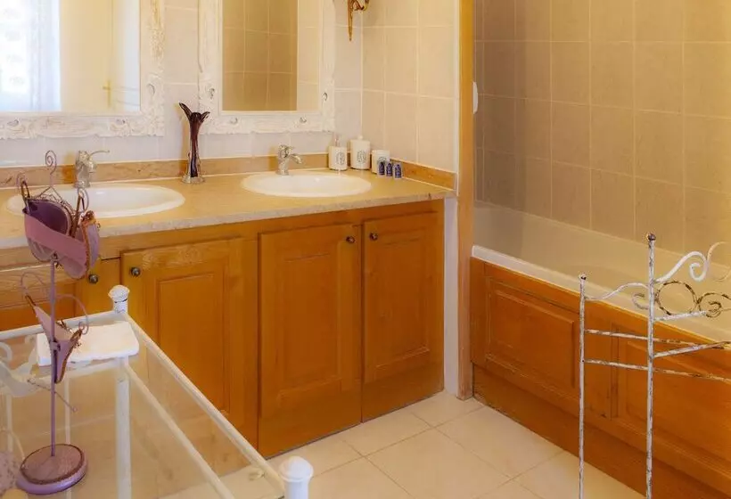 Aamiaismajoitus (B&B) Chateau De Murviel