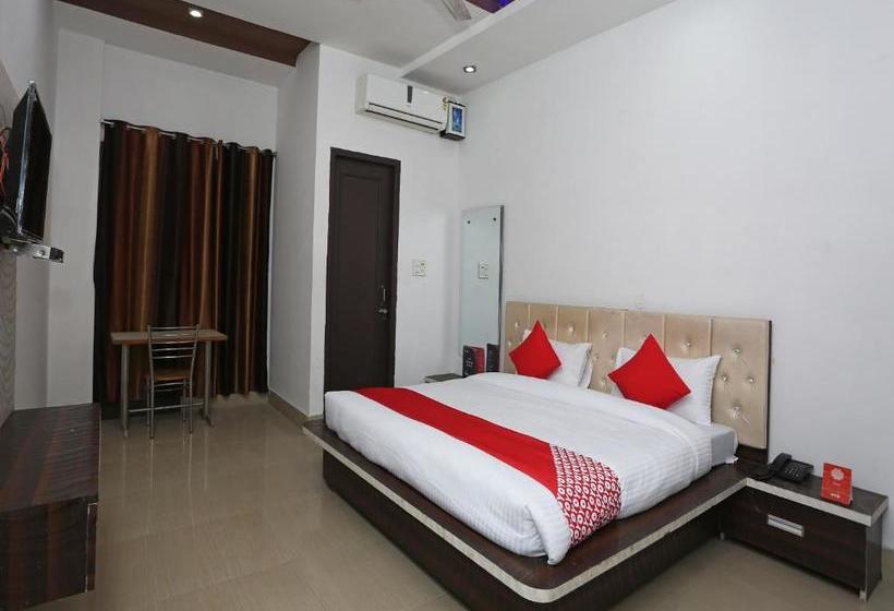 فندق Oyo 28227  Abhinandan