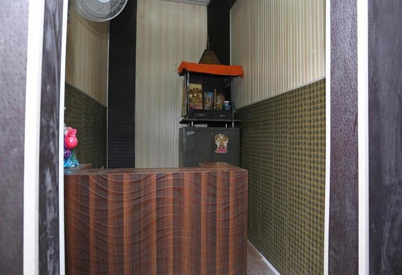 فندق Oyo 28227  Abhinandan