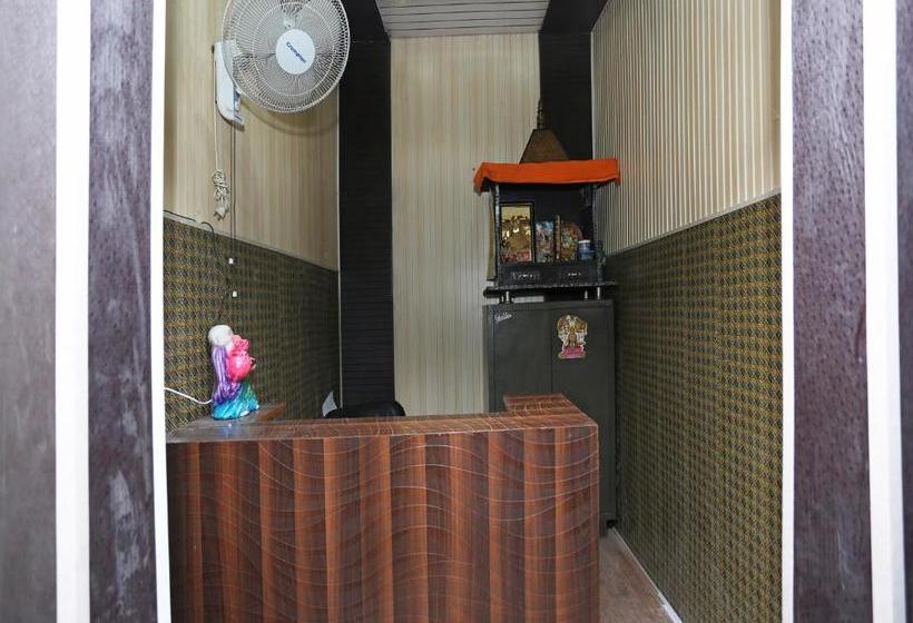 فندق Oyo 28227  Abhinandan