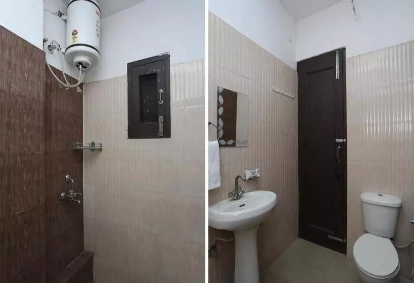 ホテル Oyo 28227  Abhinandan