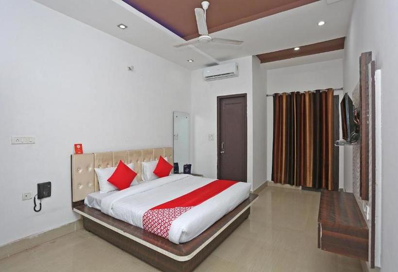 فندق Oyo 28227  Abhinandan