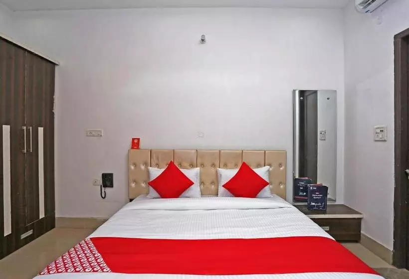 ホテル Oyo 28227  Abhinandan
