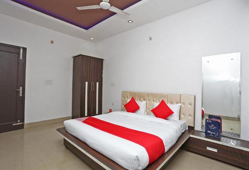 فندق Oyo 28227  Abhinandan