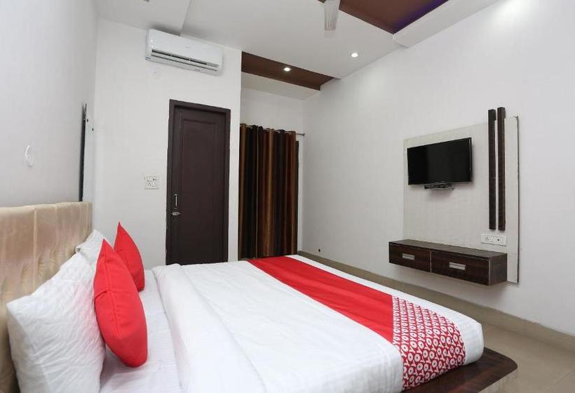 فندق Oyo 28227  Abhinandan