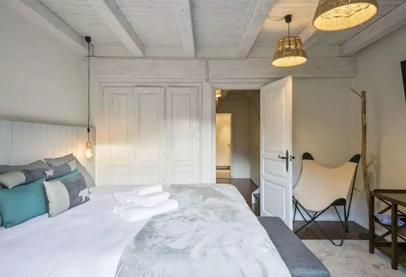 Luderna   Casa Con Jardín Bedrera