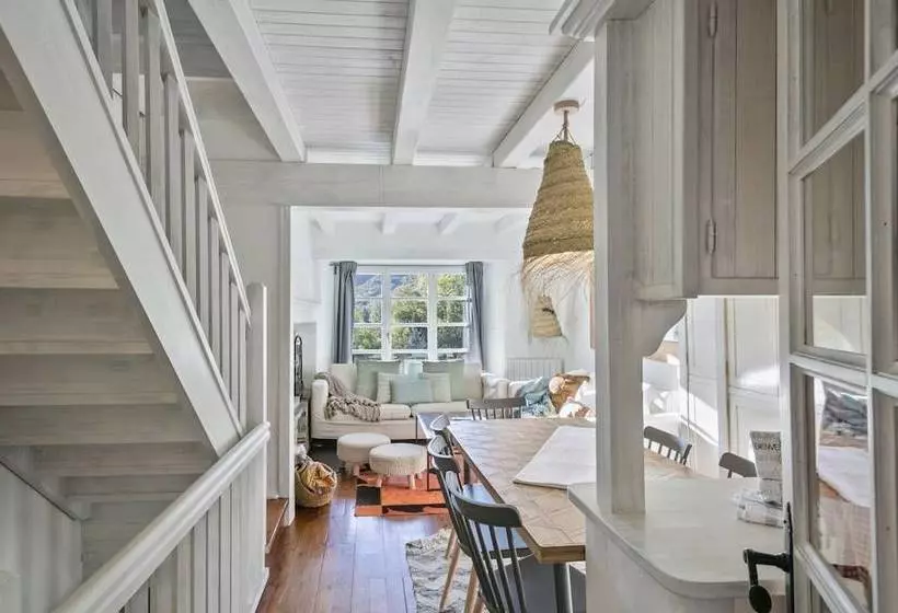 Luderna   Casa Con Jardín Bedrera