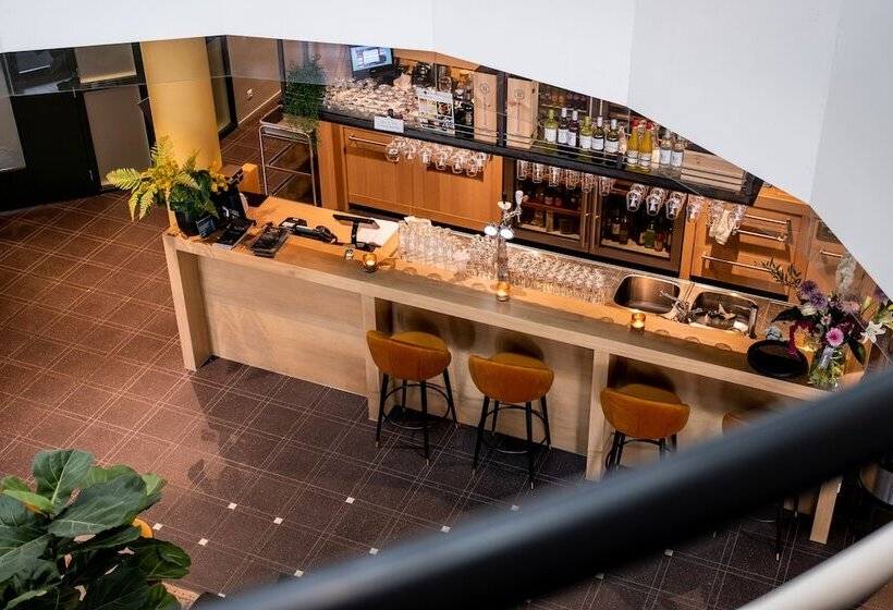 Nero Office Hotel & City Café