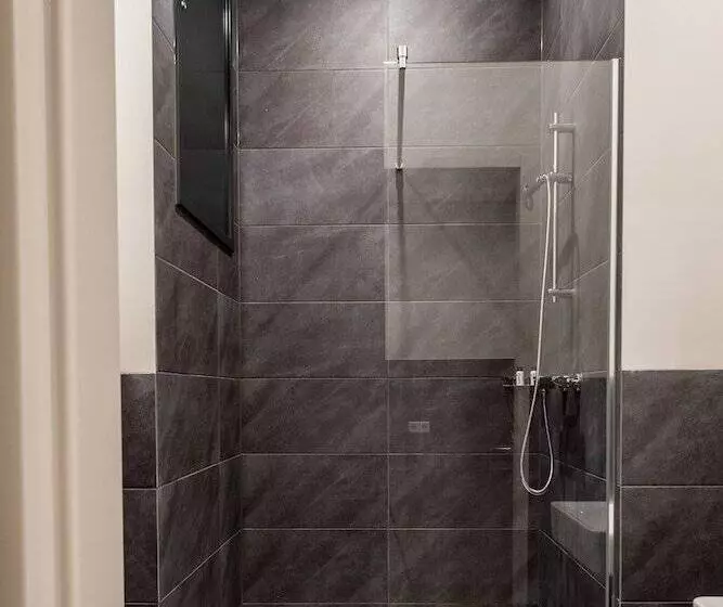 Nero Office Hotel & City Café