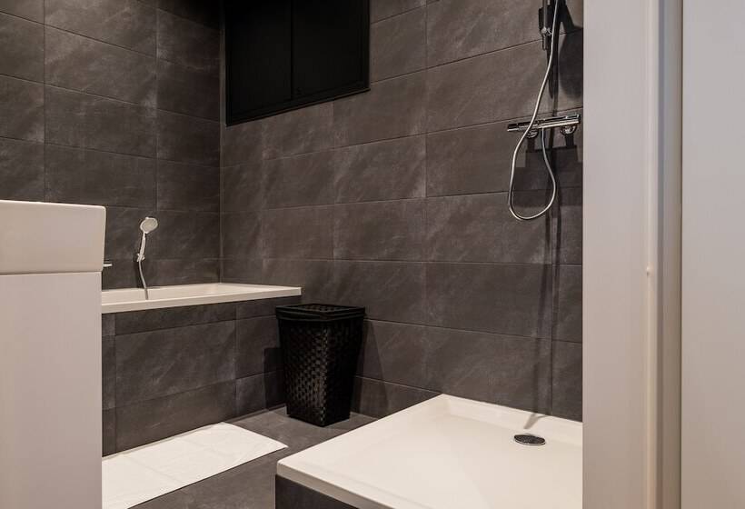 Nero Office Hotel & City Café