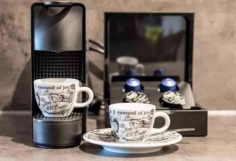 Nero Office Hotel & City Café