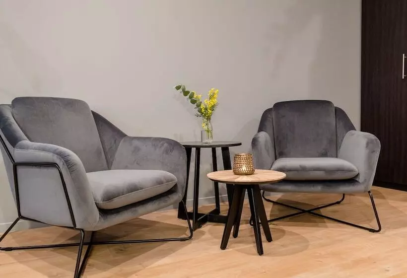 Nero Office Hotel & City Café