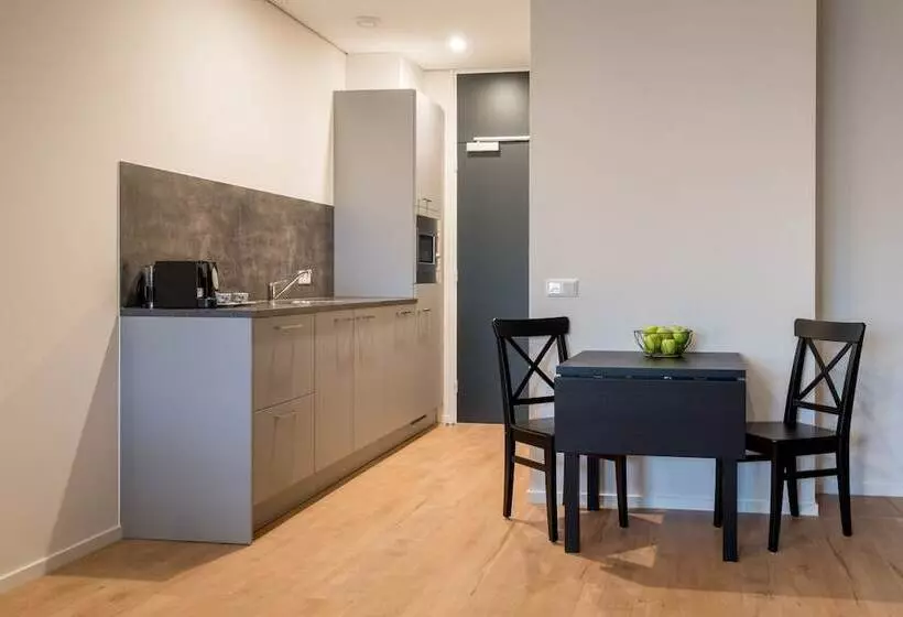 Nero Office Hotel & City Café