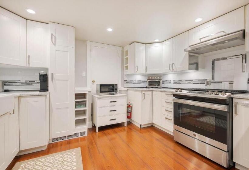 ペンション The Ivy On Parker Guest House