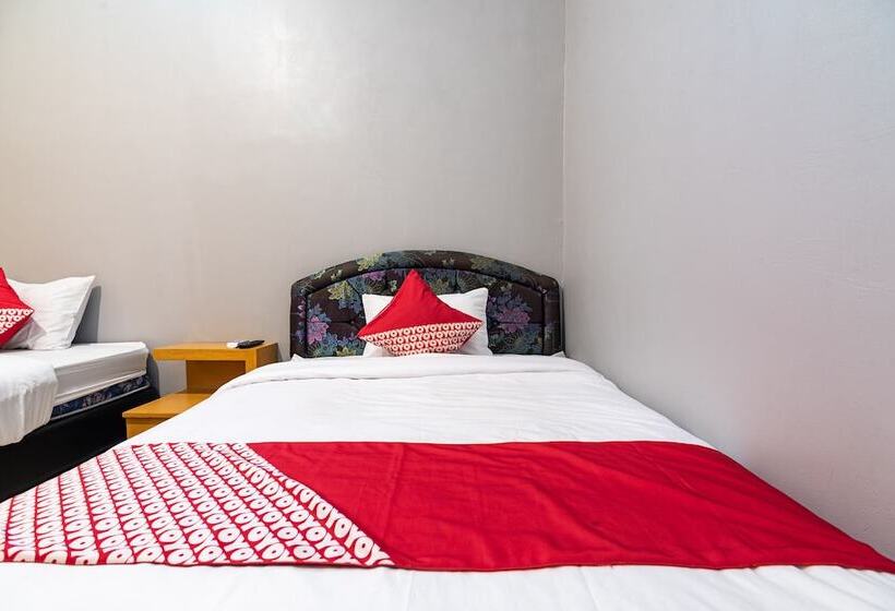 Hostel Griya Amin By Oyo Rooms