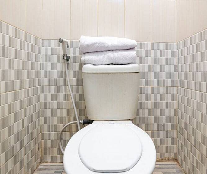 Hostel Griya Amin By Oyo Rooms