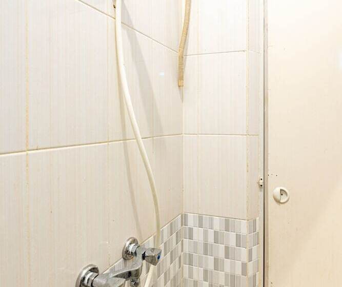 Hostel Griya Amin By Oyo Rooms