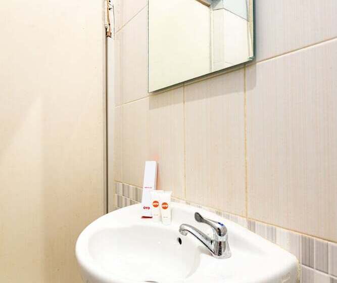 Hostel Griya Amin By Oyo Rooms