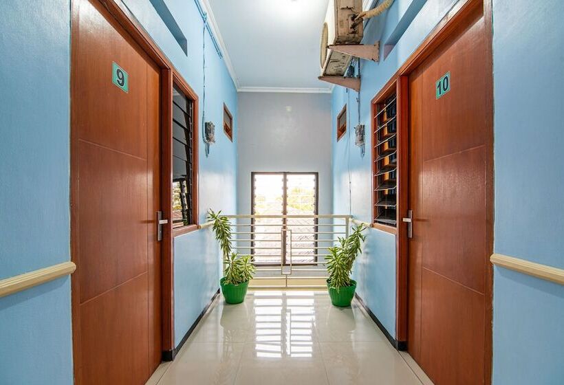 Hostel Griya Amin By Oyo Rooms