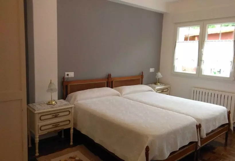 Apartamentos Rurales El Paraxo