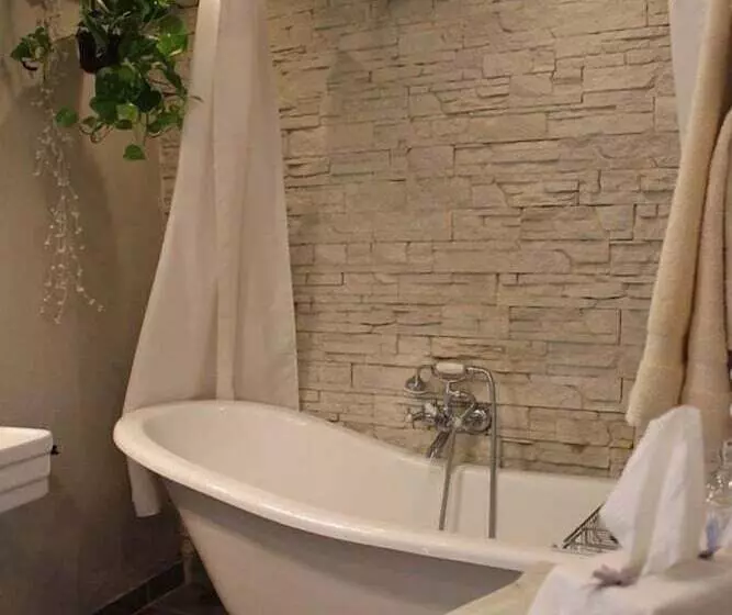 تختخواب و صبحانه La Petite Maison