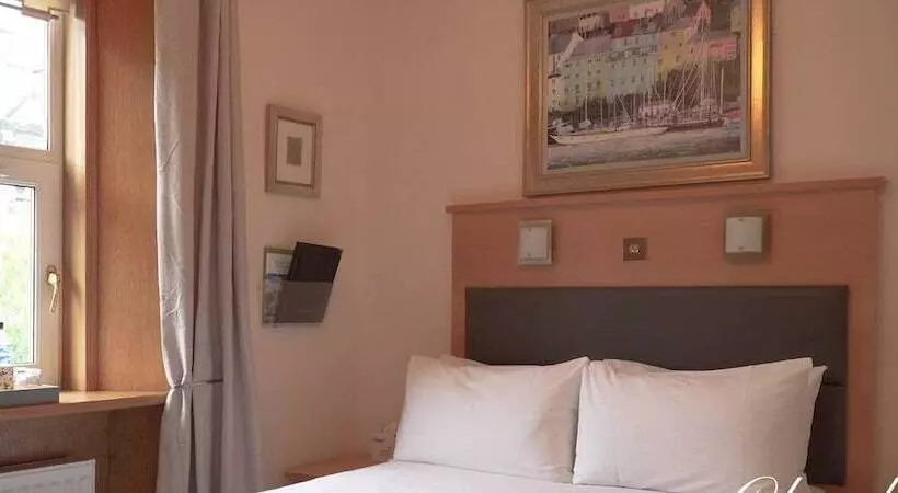 Hotelli Cleveden House By The Dunvegan