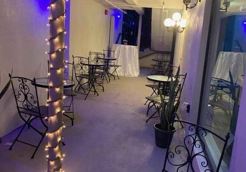 Hotel Dunns Josephine