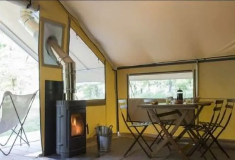 Hotelli Huttopia Versailles