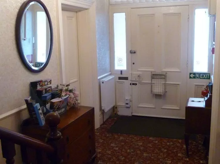 Majatalo Longhope Guest House