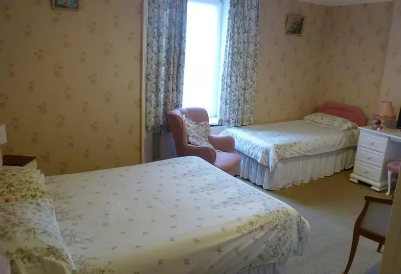 Majatalo Longhope Guest House