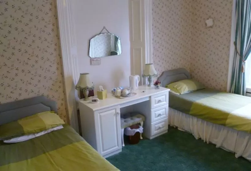 Majatalo Longhope Guest House