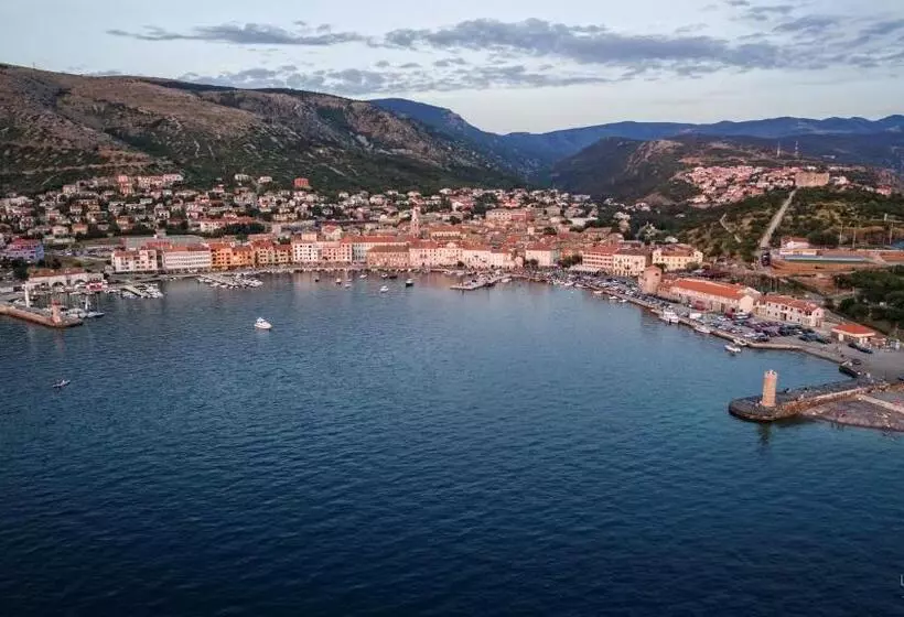 Apartments By The Beach Adela Senj