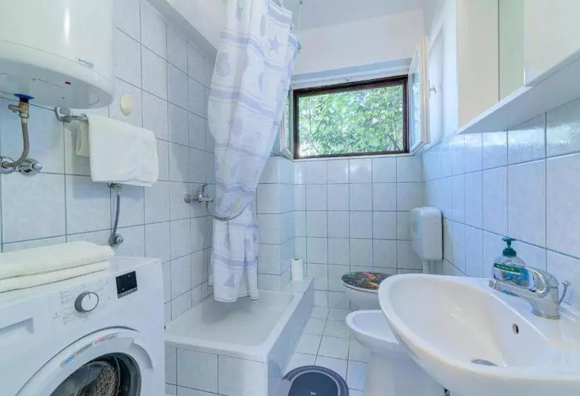 Apartments By The Beach Adela Senj