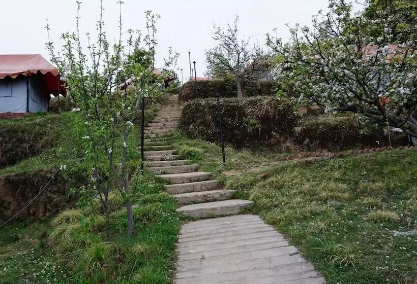 هتل Camp Garden Kanatal