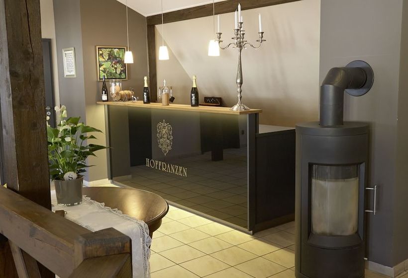 Hotelli Classisches Weingut Hoffranzen