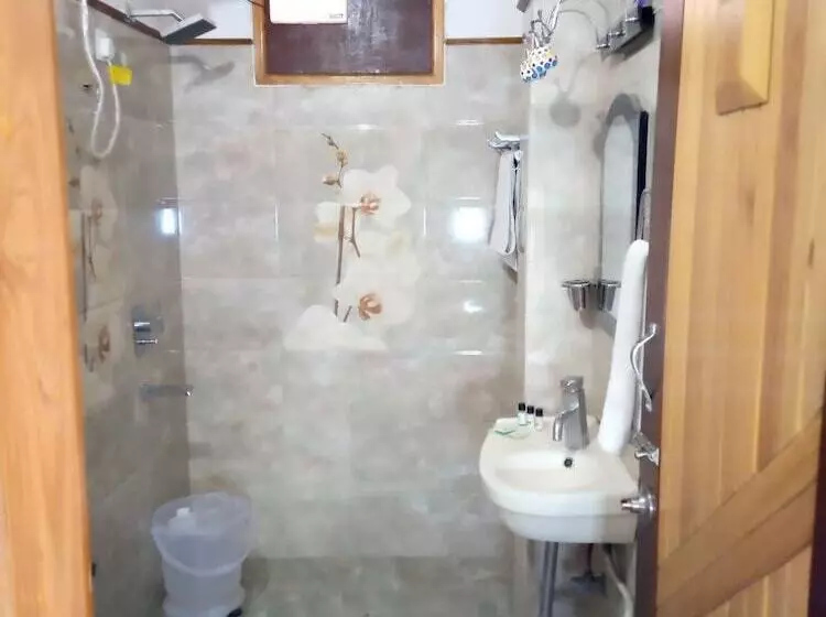 ホテル Crystal Lakeview Homestay