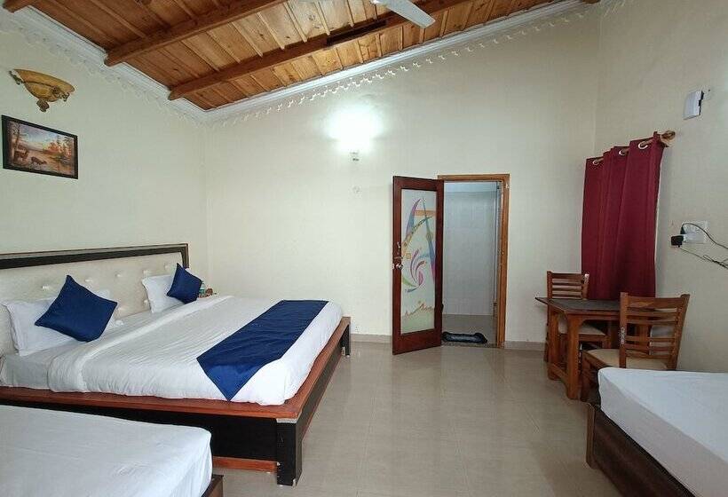 Отель Crystal Lakeview Homestay