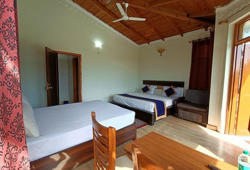 Отель Crystal Lakeview Homestay