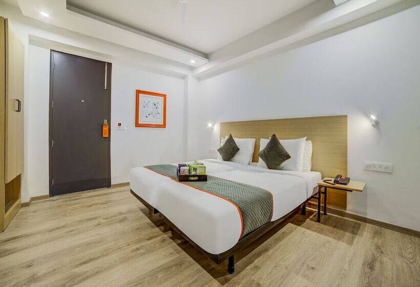 هتل Oyo Townhouse 089 Hongkong Bazaar