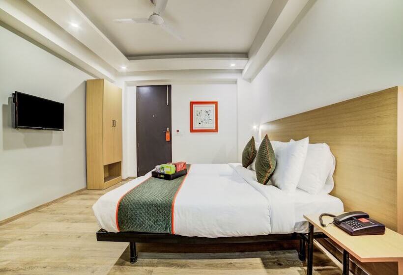 هتل Oyo Townhouse 089 Hongkong Bazaar