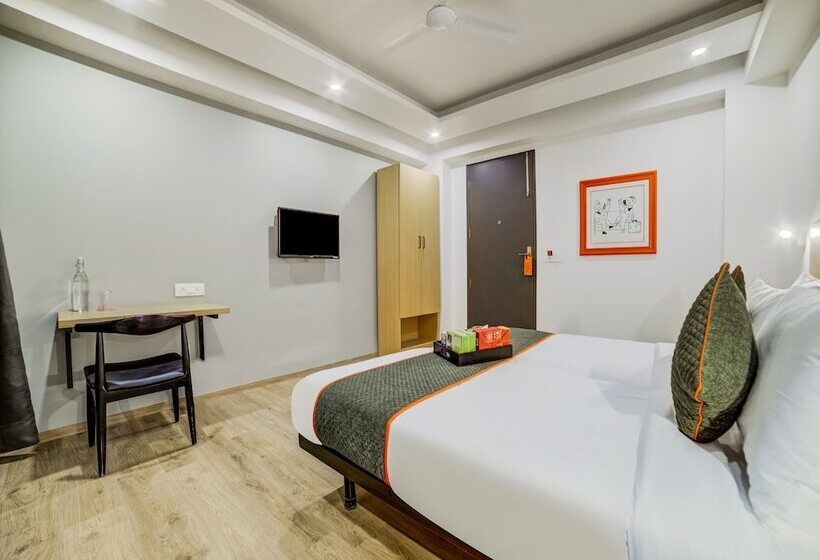 هتل Oyo Townhouse 089 Hongkong Bazaar