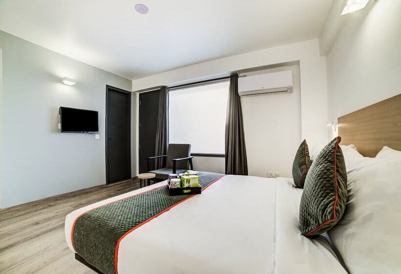 هتل Oyo Townhouse 089 Hongkong Bazaar