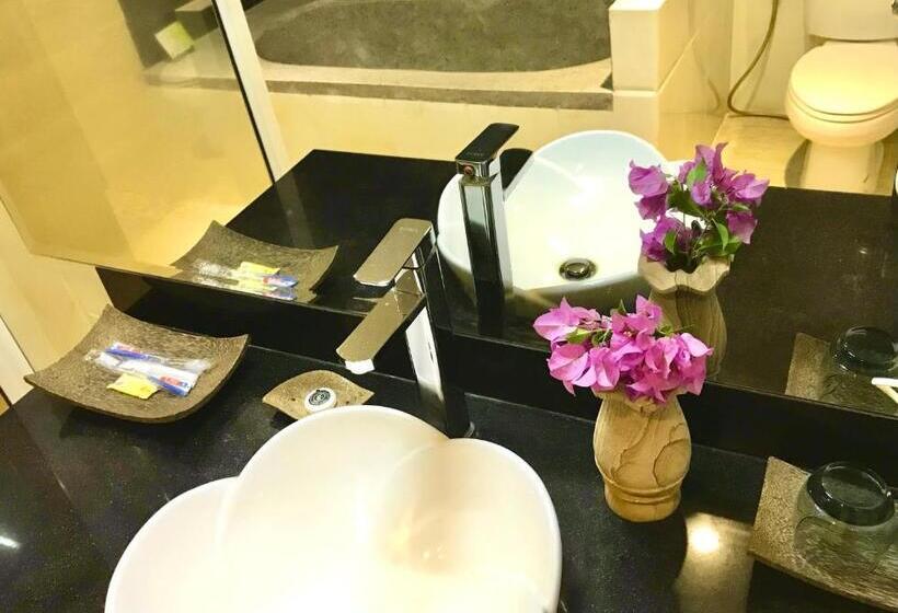 هتل Rata Boutique