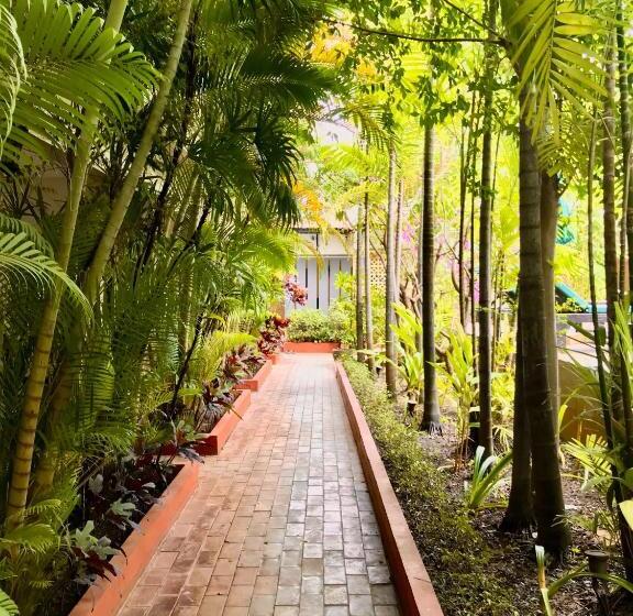 هتل Rata Boutique