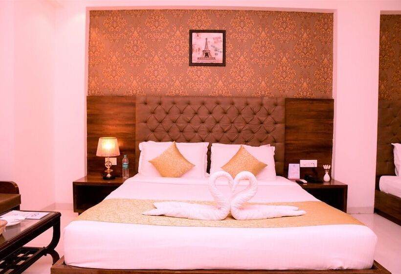 هتل The Vegas By De Pavilion, Delhi Airport