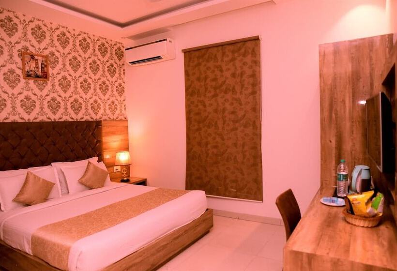 هتل The Vegas By De Pavilion, Delhi Airport