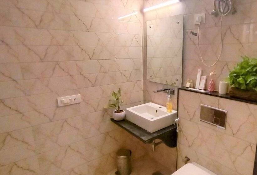 هتل The Vegas By De Pavilion, Delhi Airport