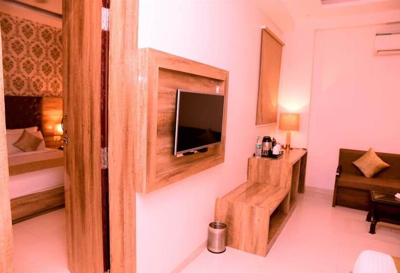 هتل The Vegas By De Pavilion, Delhi Airport