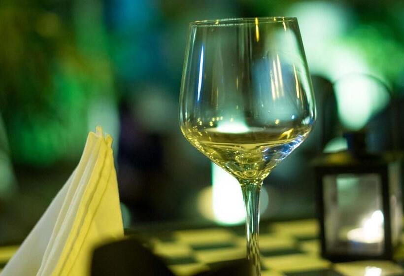 هتل River Retreat Boutique